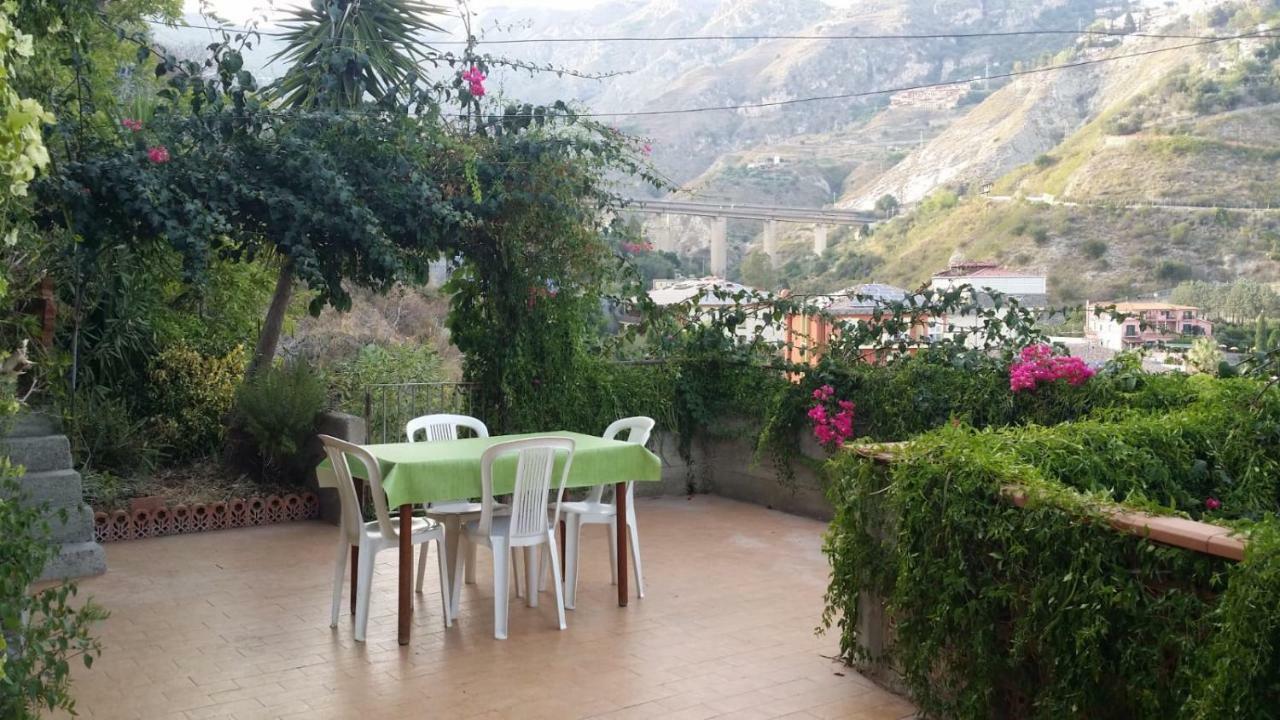 Baia Taormina Apartment Джардини Наксос Екстериор снимка